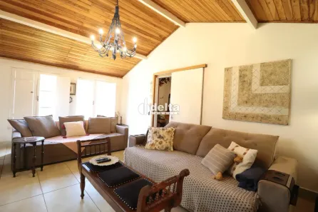 Casa com 3 Quartos para alugar, 170m² no Tubalina, Uberlândia