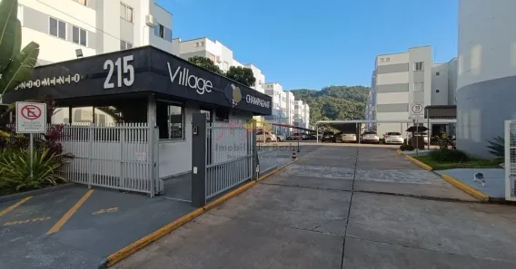Apartamento com 3 Quartos para alugar, 83m² no Iririú, Joinville