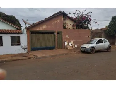 Casa com 3 Quartos à venda, 166m² no Centro, Quirinópolis