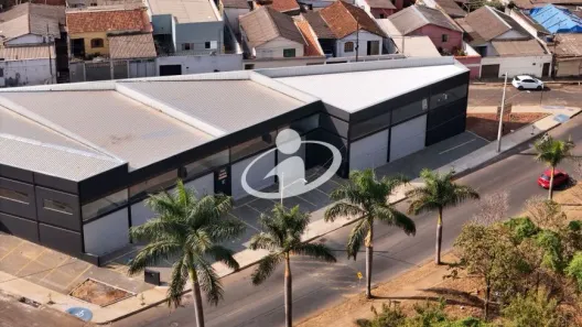 Galpão/Depósito/Armazém para alugar, 774m² no Luizote de Freitas, Uberlândia