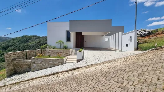 Casa de Condomínio com 4 Quartos à venda, 250m² no Salvaterra, Juiz de Fora