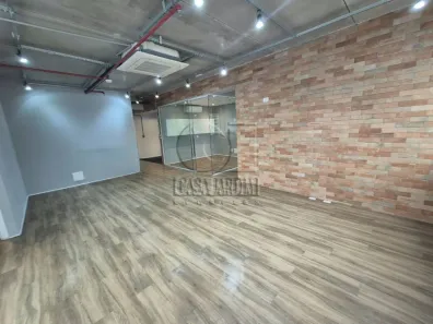Sala Comercial para alugar, 230m² no Tamboré, Barueri