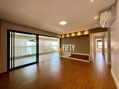 Apartamento com 3 Quartos para alugar, 138m² no Jardim das Acácias, São Paulo