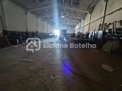 Galpão/Depósito/Armazém para alugar, 750m² no Distrito Industrial, Uberlândia