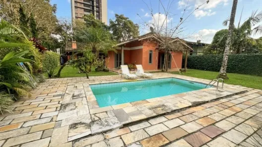 Casa com 3 Quartos à venda, 212m² no Glória, Joinville