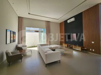 Casa de Condomínio com 3 Quartos para alugar, 250m² no Jardim Sul, Uberlândia