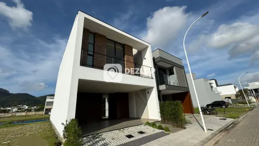 Casa com 3 Quartos à venda, 214m² no Beira Rio, Biguaçu