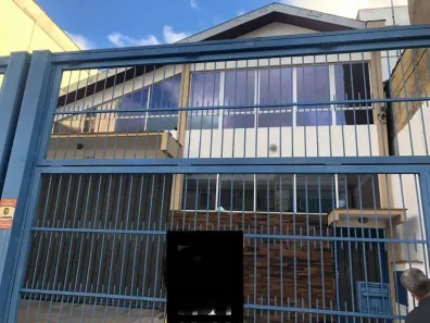 Galpão/Depósito/Armazém à venda, 300m² no Navegantes, Porto Alegre