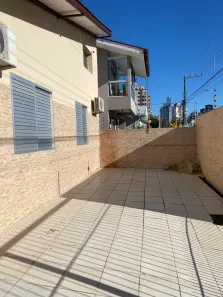 Casa com 2 Quartos para alugar, 95m² no Balneário, Florianópolis