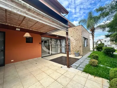 Casa com 4 Quartos para alugar, 276m² no Santa Felicidade, Curitiba