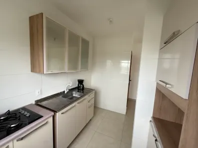 Apartamento com 2 Quartos para alugar, 70m² no Caminho Novo, Palhoça