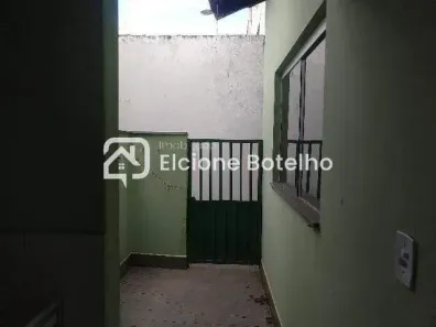 Casa com 2 Quartos à venda, 60m² no Jardim das Palmeiras, Uberlândia