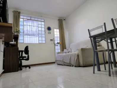 Casa com 2 Quartos à venda, 65m² no Jardim Leblon, Belo Horizonte