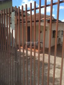 Casa com 2 Quartos à venda, 82m² no Bandeirantes, Londrina