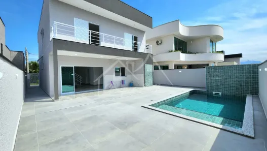 Sobrado com 3 Quartos à venda, 227m² no , Peruíbe
