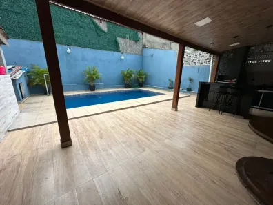Casa com 3 Quartos à venda, 180m² no Parque 10 de Novembro, Manaus