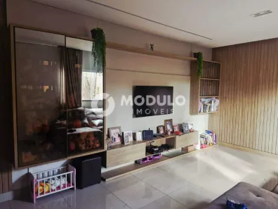 Casa com 3 Quartos à venda, 175m² no Segismundo Pereira, Uberlândia