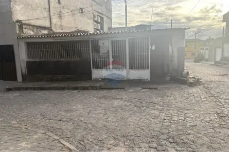 Casa com 3 Quartos à venda, 200m² no COHAB, Recife