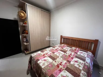 Casa com 2 Quartos à venda, 200m² no Parque das Laranjeiras II, Uberaba