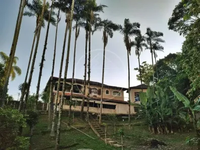 Fazenda/Sítio com 4 Quartos à venda, 340m² no Centro, Embu-Guaçu