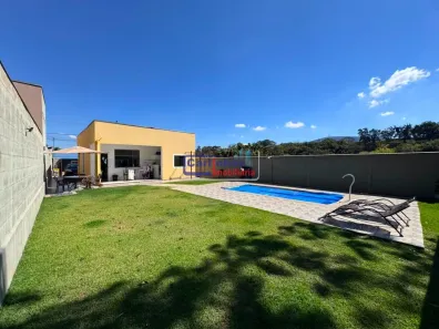 Casa de Condomínio com 3 Quartos à venda, 140m² no , Mateus Leme