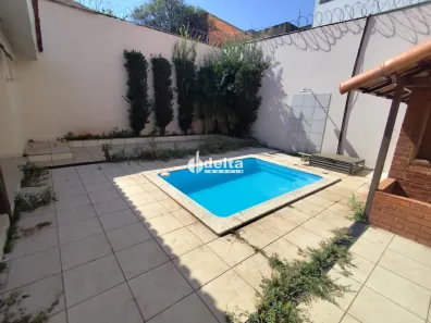 Casa com 3 Quartos à venda, 250m² no Tabajaras, Uberlândia