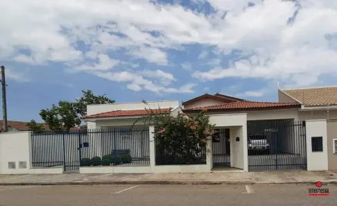 Casa com 3 Quartos à venda, 205m² no Centro, Cerquilho