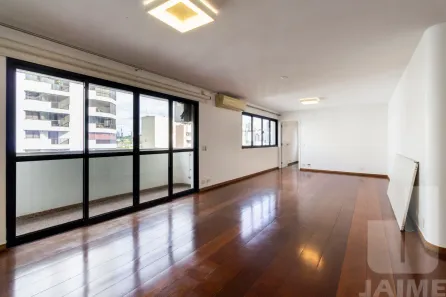 Apartamento com 3 Quartos para alugar, 210m² no Santa Cecília, São Paulo