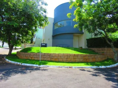 Casa de Condomínio com 3 Quartos para alugar, 248m² no Vilagge Capricio, Louveira