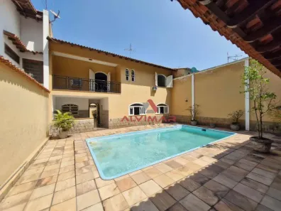 Casa com 3 Quartos à venda, 297m² no Vila Mury, Volta Redonda