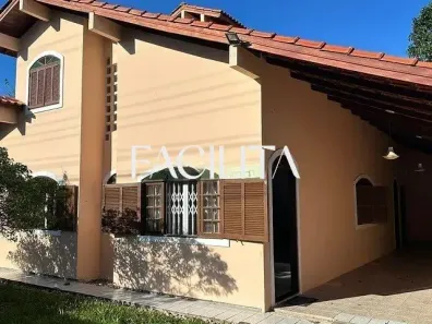 Casa com 3 Quartos para alugar, 240m² no Campeche, Florianópolis
