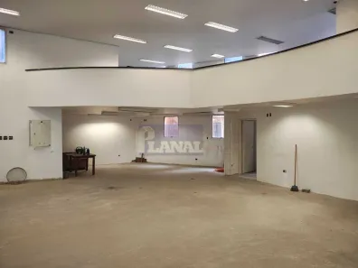 Prédio Comercial para alugar, 1073m² no Indianópolis, São Paulo