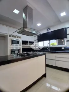 Casa com 3 Quartos para alugar, 222m² no Jardim Boer I, Americana