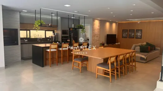 Casa com 3 Quartos à venda, 226m² no Universitário, Londrina