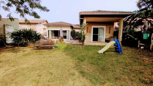 Casa de Condomínio com 3 Quartos à venda, 220m² no Sapê, Niterói