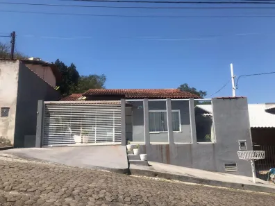 Casa com 4 Quartos à venda, 300m² no Jardim Amália, Volta Redonda