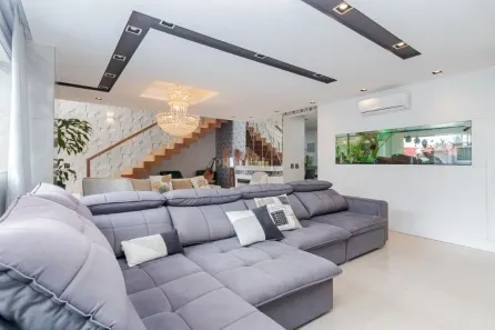 Casa com 4 Quartos para alugar, 200m² no Santa Cândida, Curitiba