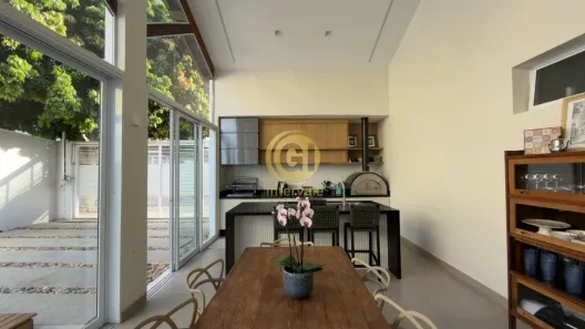 Casa de Condomínio com 3 Quartos à venda, 200m² no Loteamento Villa Branca, Jacareí