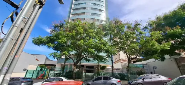 Apartamento com 2 Quartos para alugar, 87m² no Centro, Florianópolis
