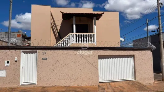 Casa com 3 Quartos para alugar, 12m² no Monte Alegre, Montes Claros