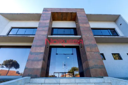 Imóvel Comercial para alugar, 400m² no Mercês, Curitiba