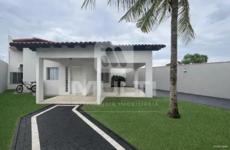Casa com 3 Quartos à venda, 226m² no Presidente Roosevelt, Uberlândia
