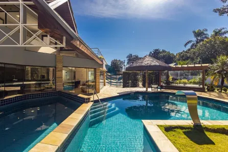 Casa com 4 Quartos para alugar, 834m² no São Braz, Curitiba