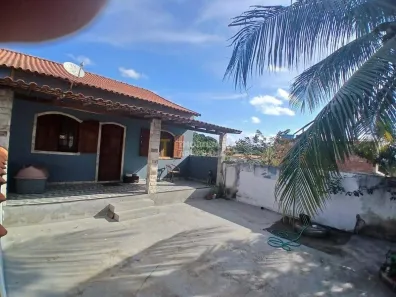 Casa com 2 Quartos à venda, 132m² no Outeiro, Araruama