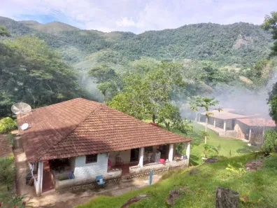 Fazenda/Sítio com 6 Quartos à venda, 60000m² no Maraporã, Cachoeiras de Macacu
