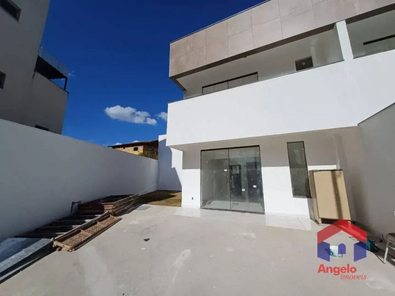 Casa com 3 quartos — Santa Amélia, Belo Horizonte