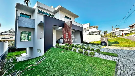 Casa com 4 Quartos para alugar, 310m² no Pedra Branca, Palhoça