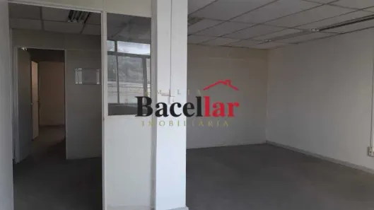 Prédio Comercial à venda, 599m² no Praça da Bandeira, Rio de Janeiro