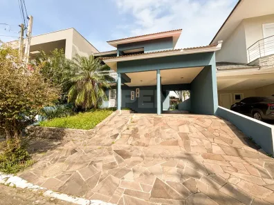Casa de Condomínio com 5 Quartos para alugar, 236m² no Igara, Canoas