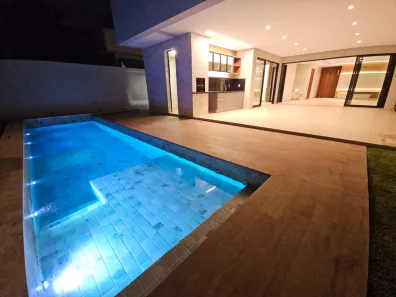 Sobrado com 4 Quartos à venda, 390m² no Jardins Valência, Goiânia